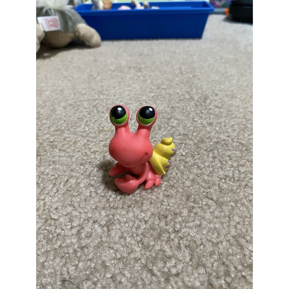 Littlest Pet Shop #62 Hermit Crab Pink Yellow Shell Purple Flower Green Eyes LPS